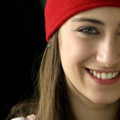 Hazal Kaya - видео и фото