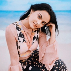 Camila Mendes - видео и фото