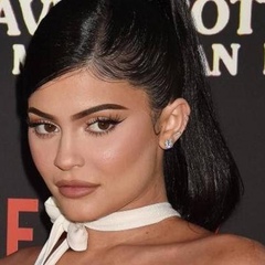 Kylie Jenner - видео и фото