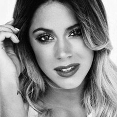 Martina Stoessel - видео и фото