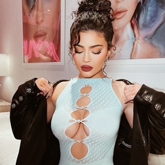 Kylie Jenner - видео и фото