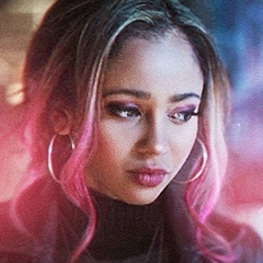 Toni Topaz - видео и фото