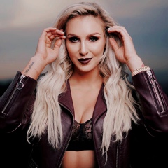 Charlotte Flair - видео и фото