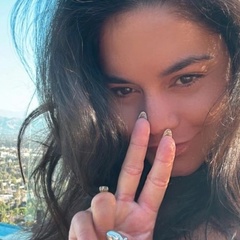 Vanessa Hudgens-Tucker - видео и фото