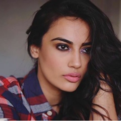 Surbhi Jyoti - видео и фото