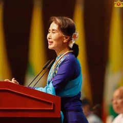 Daw-Aung-San Su-Kyi - видео и фото