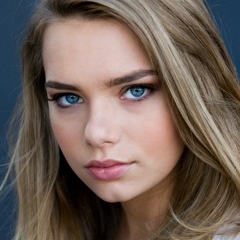 Indiana Evans - видео и фото