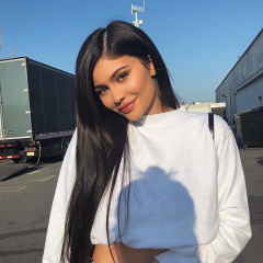 Kylie Jenner - видео и фото